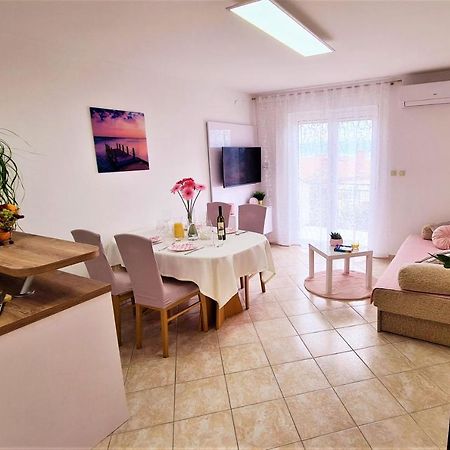 Apartment Karamarko Malinska Exteriér fotografie