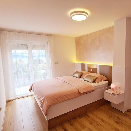 Apartment Karamarko Malinska Exteriér fotografie