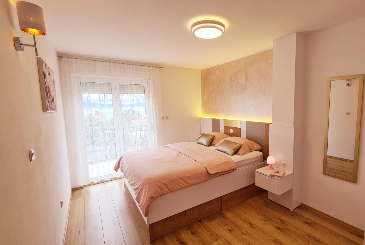 Apartment Karamarko Malinska Exteriér fotografie