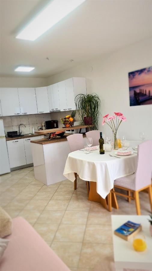 Apartment Karamarko Malinska Exteriér fotografie