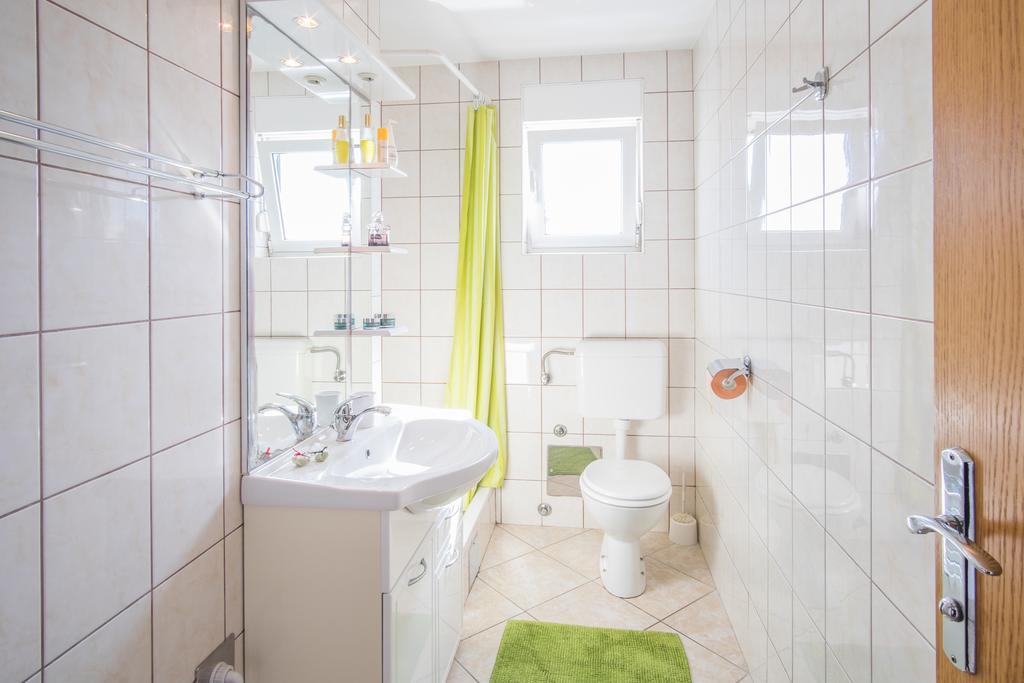 Apartment Karamarko Malinska Exteriér fotografie