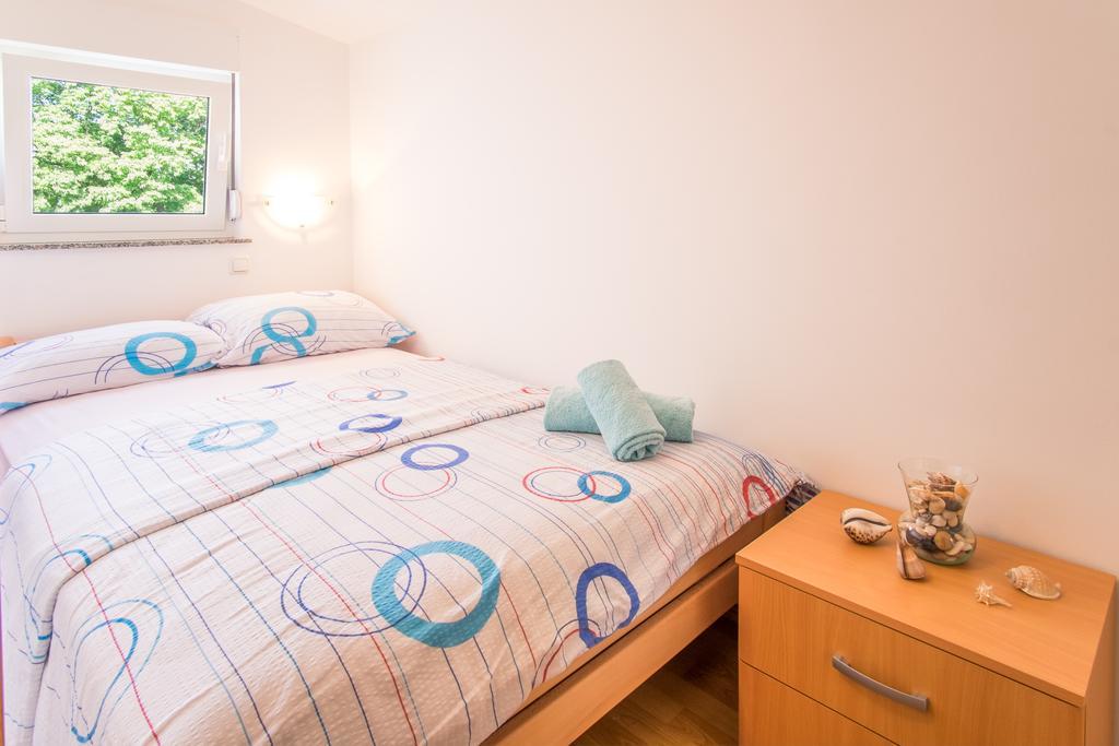 Apartment Karamarko Malinska Exteriér fotografie